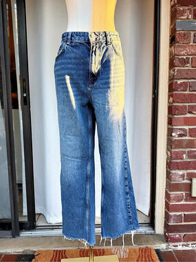 ZARA Straight Leg Distressed Jeans in Medium Blue Wash